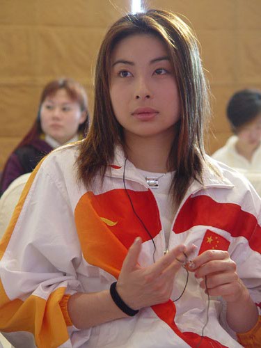 足球运动员收入_中国现役运动员收入(2)