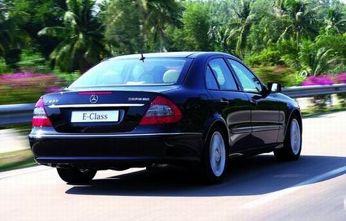 大规模技术升级 试驾聪明的北京奔驰新款E35