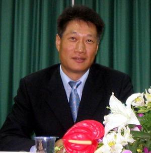 台湾首富郭台铭胞弟病逝 富士康禁止员工着艳