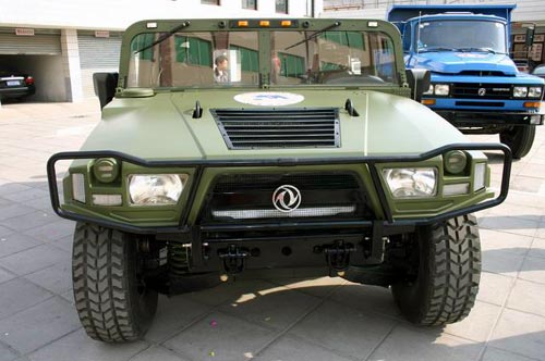 "东风·汗马"第三代高机动性越野车,即是历时4年开发出的新品.