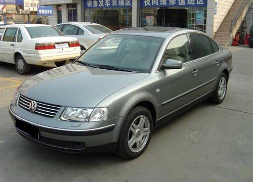老款帕萨特降价万元重现车市 2.0l售16.98万元