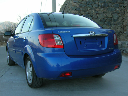 活泼的时尚小车 和讯试驾起亚rio千里马(组图)(4)